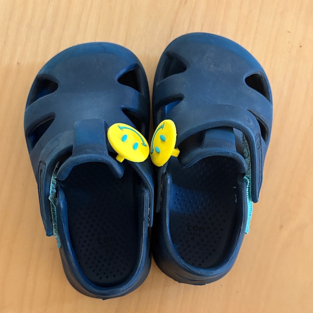 Ten Little Splash Toddler Water Shoes Size 7 - Blue Sandals with Smiley Faces